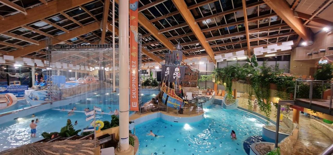 Prostorny 3 Pokojovy Apartman S Dvema Terasami Прага Экстерьер фото
