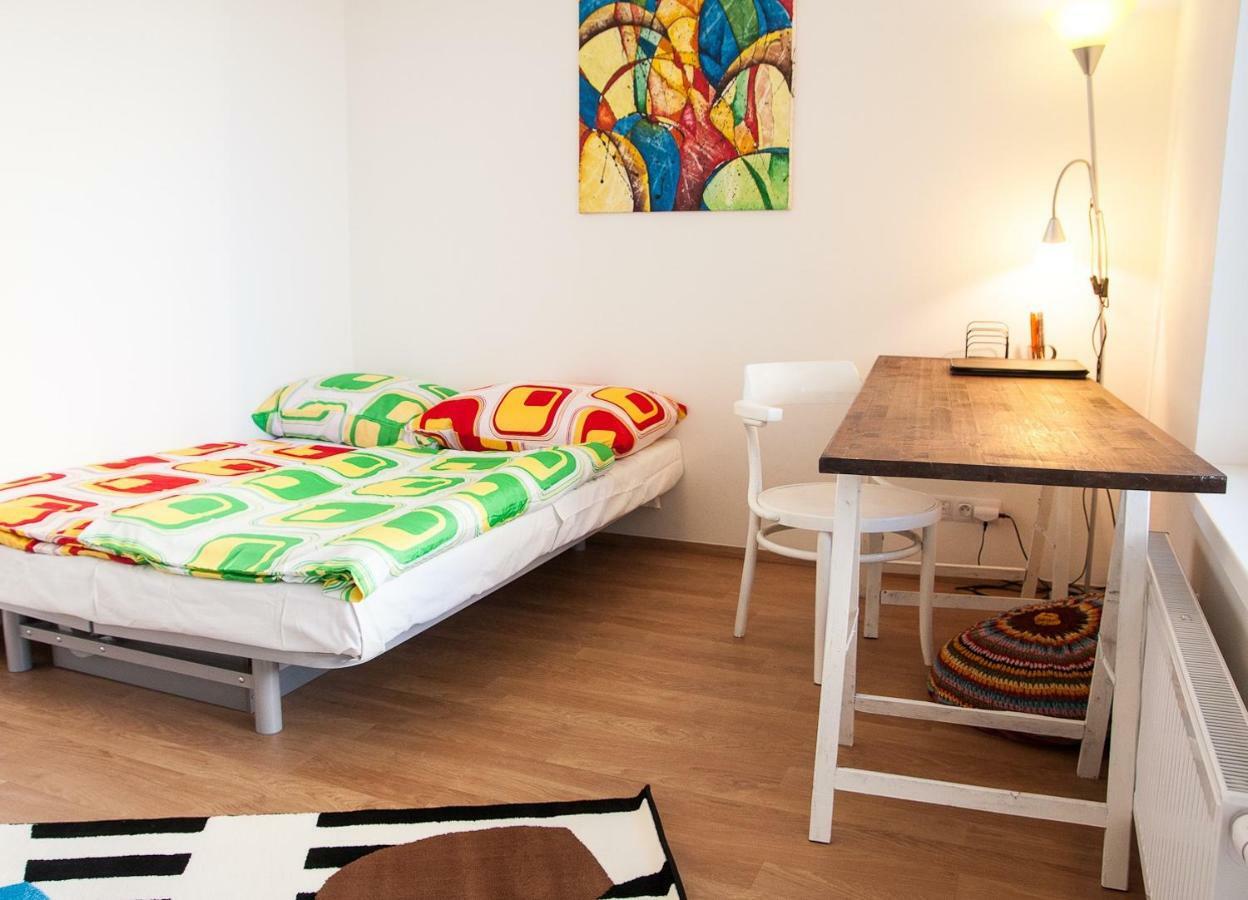 Prostorny 3 Pokojovy Apartman S Dvema Terasami Прага Экстерьер фото